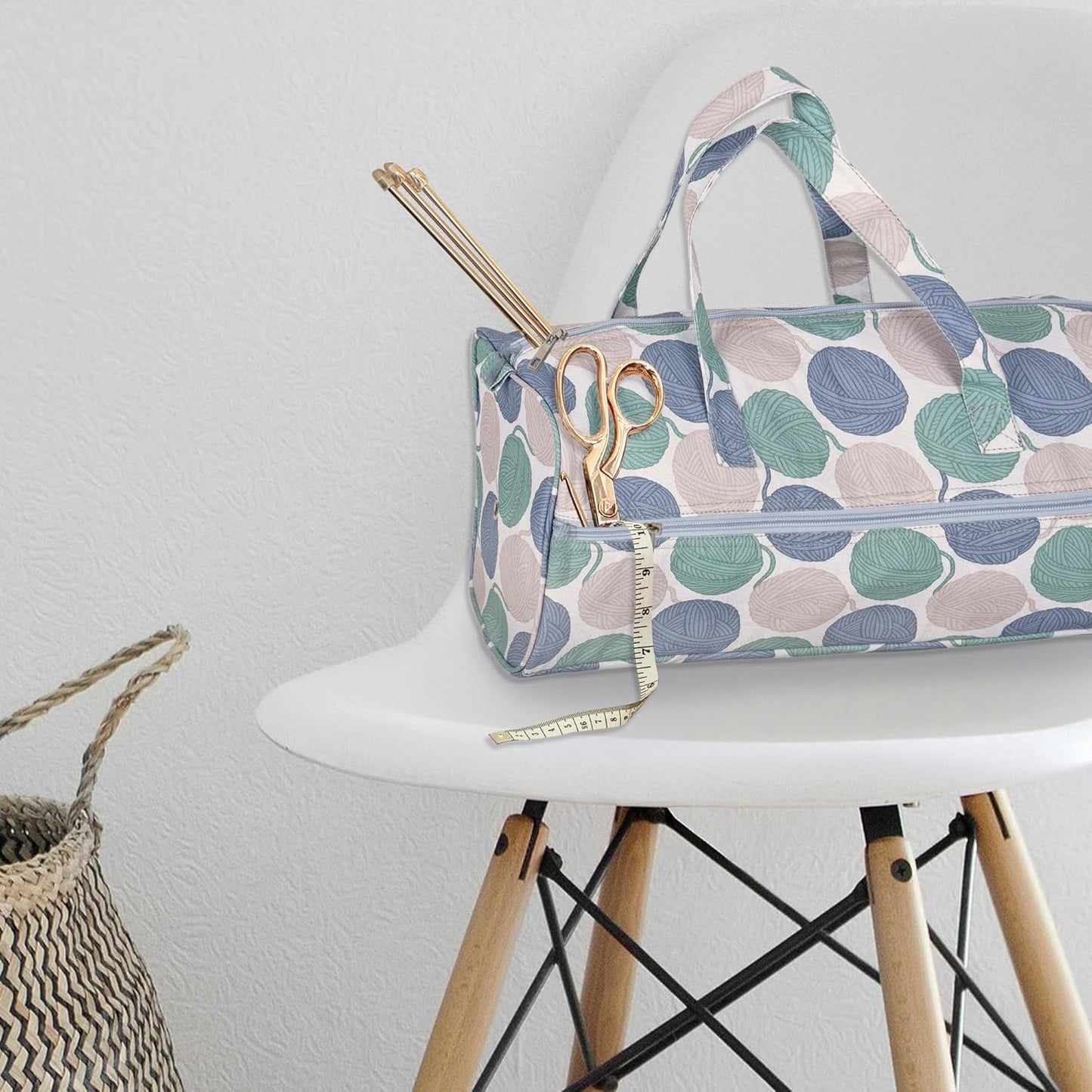 Hobby Gift Yarn Ball Print Knitting Bag – Large Tote with Needle Storage & Front Zip Pocket (45 x 19.5 x 16.5 cm)