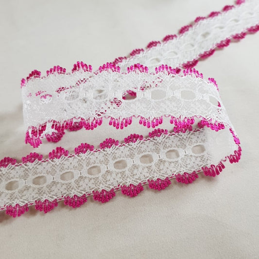 Knitting In Eyelet Lace 30mm White/Cerise 5 metre card