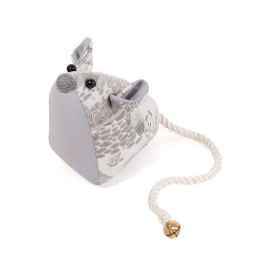 Hobby Gift Pin Cushion Mouse in the Garden
