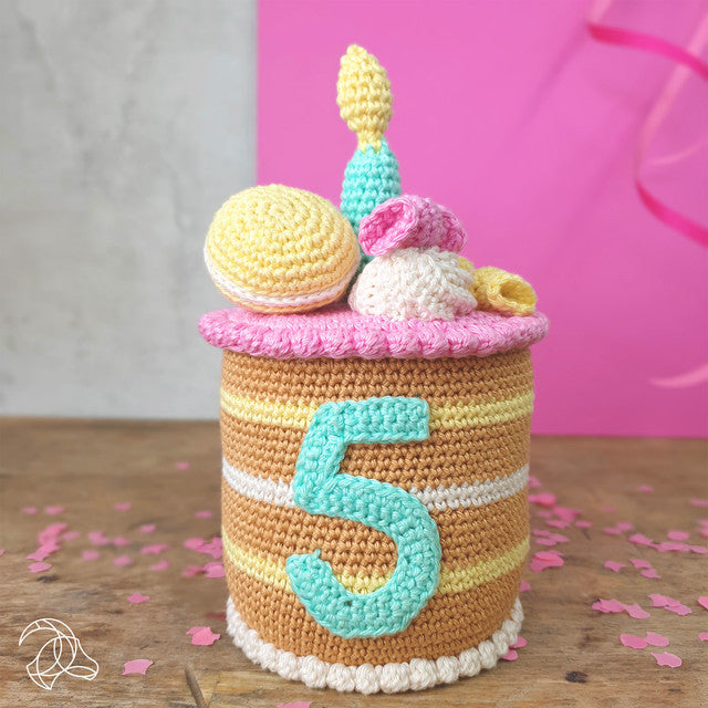 HardiCraft DIY Crochet Kit - Birthday Cake